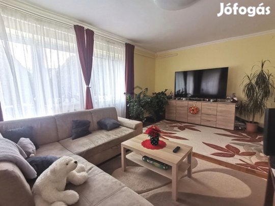 Eladó 240 nm-es ház Gyömrő