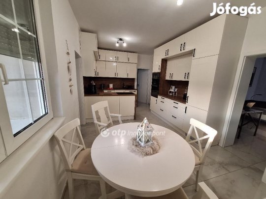 Eladó 246 nm-es ház Mosonmagyaróvár