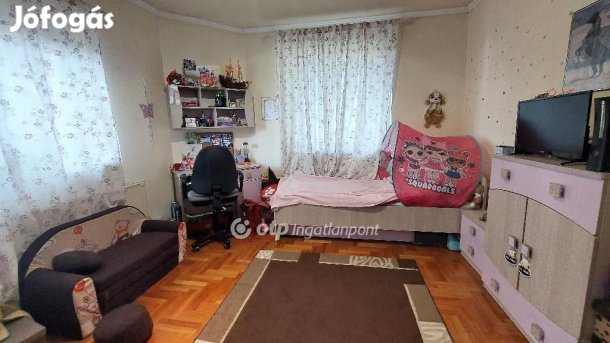 Eladó 246 nm-es ház Veresegyház