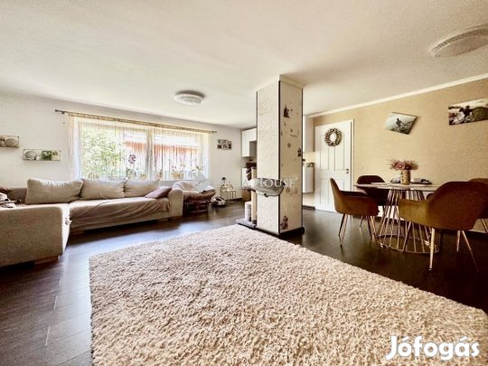 Eladó 248 nm-es ház Pécs