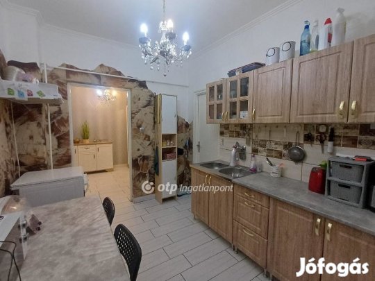 Eladó 250 nm-es ház Ercsi