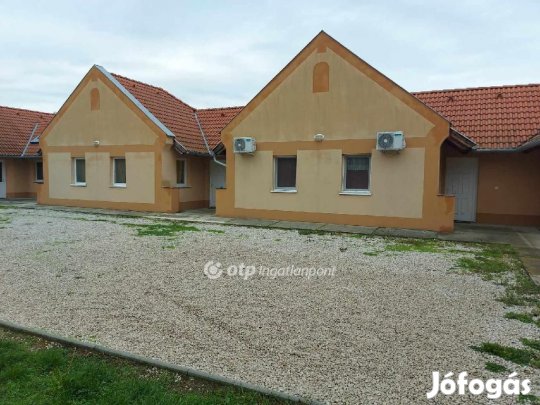 Eladó 250 nm-es panzió Dávod