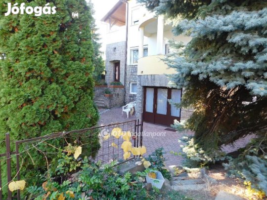 Eladó 255 nm-es ház Pécs