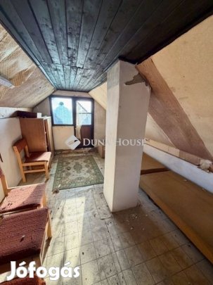 Eladó 25 nm-es ház Fót
