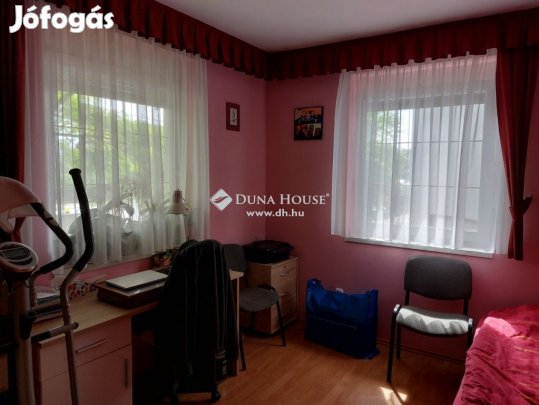 Eladó 260 nm-es ház Székesfehérvár