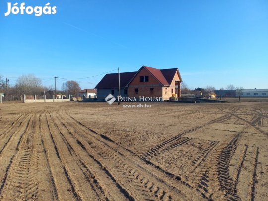 Eladó 261 nm-es ház Kecskemét