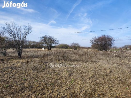 Eladó 2620 nm-es telek Szeged