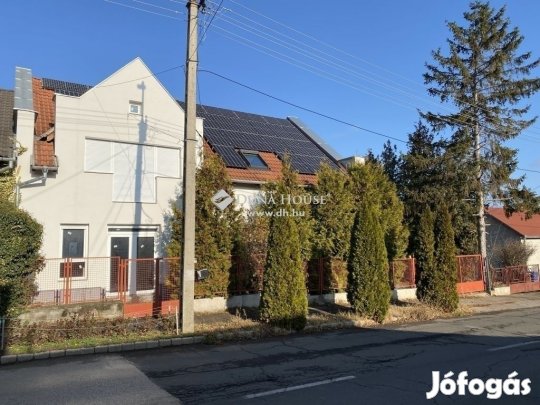 Eladó 267 nm-es ház Pécs