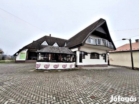 Eladó 270 nm-es Családi ház Nagyberki