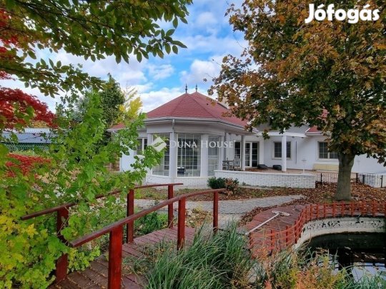 Eladó 273 nm-es ház Kápolnásnyék