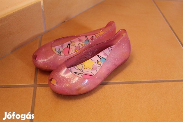 Eladó 29-es szandál