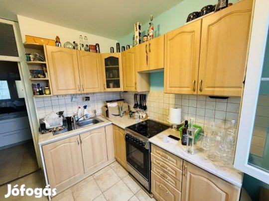 Eladó 2.5 szobás lakás a Fagyöngy utcában