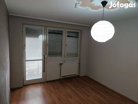 Eladó 2 Szoba + Nappalis, Erkélyes Lakás Debrecen Tócóskertben