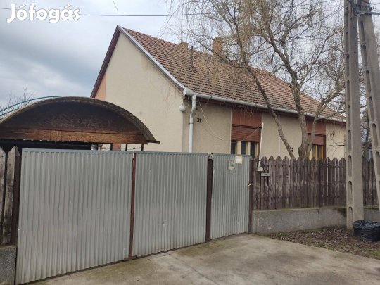 Eladó 2 család ház egyben!