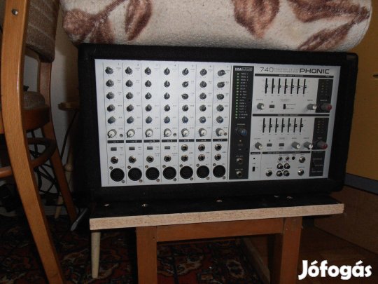 Eladó 2 csatornás 7 bemenettel 2x220 watt erősítő