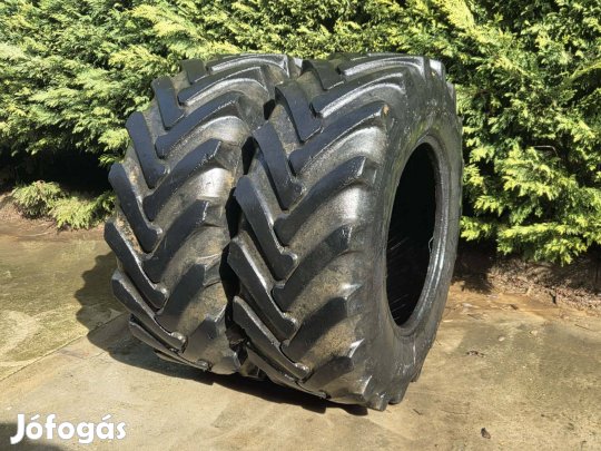 Eladó 2 db 13.6-20 traktorgumi párban