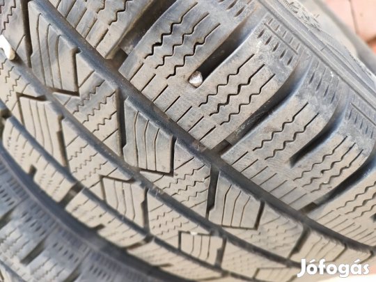 Eladó 2 db 215/65 R16 C téli gumi.