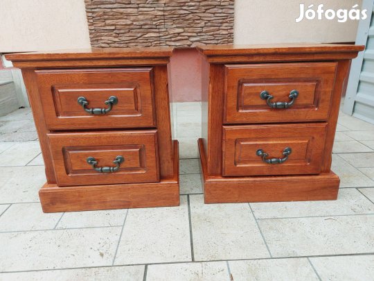 Eladó 2 db 2 fiókos éjjeli szekrény kemény fából. Ár/ 2db