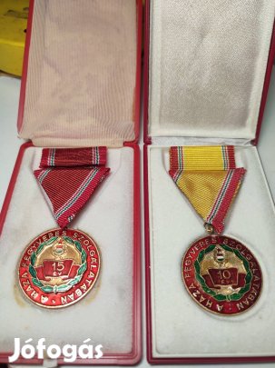Eladó 2 db ,,A Haza Fegyveres Szolgálatában" szolgálati érdemérem 