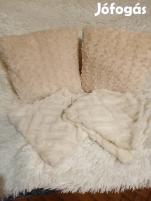 Eladó 2 db díszparna+2db huzat