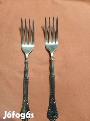 Eladó 2 db ezüstözött villa