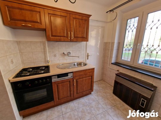 Eladó 2 erkélyes 2 szobás lakás a Rakéta utcában