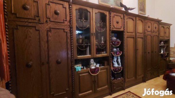 Eladó 2 fajta szekrénysor egyben vagy külön