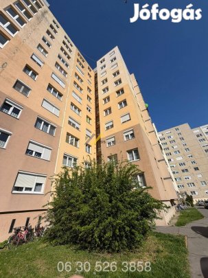 Eladó 2 szoba hallos panel lakás a Derkovits lakótelepen