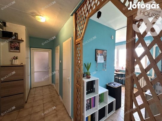 Eladó 2 szobás, erkélyes lakás Kiskunfélegyházán!