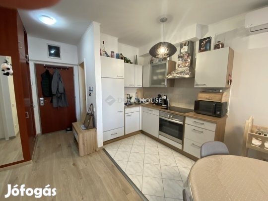 Eladó 2 szobás, erkélyes lakás, Budapest 13. ker. Marina Part