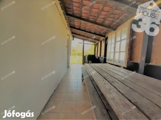 Eladó 2 szobás, felújítandó családi ház Kecskeméten!