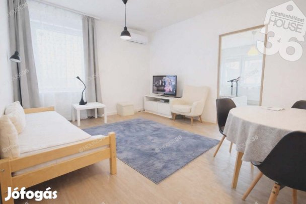 Eladó 2 szobás, földszinti lakás a Hunyadivárosban garázzsal!
