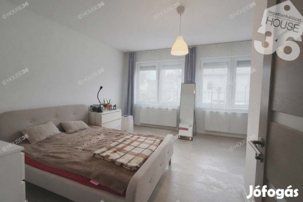 Eladó 2 szobás, földszinti lakás a Hunyadivárosban garázzsal!