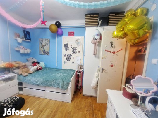 Eladó 2 szobás lakás a Szent László lakótelepen