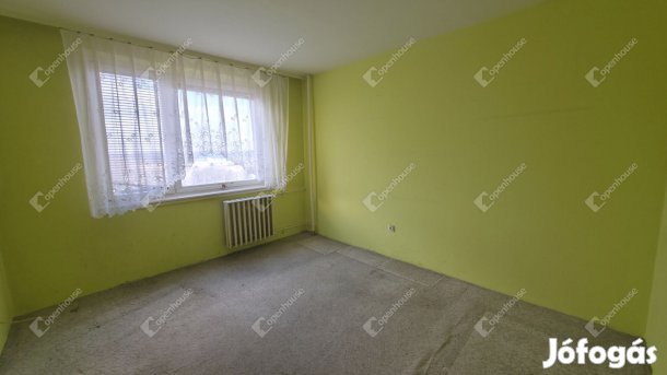 Eladó 2 szobás panorámás felújítandó lakás a Testvérvárosok újtán