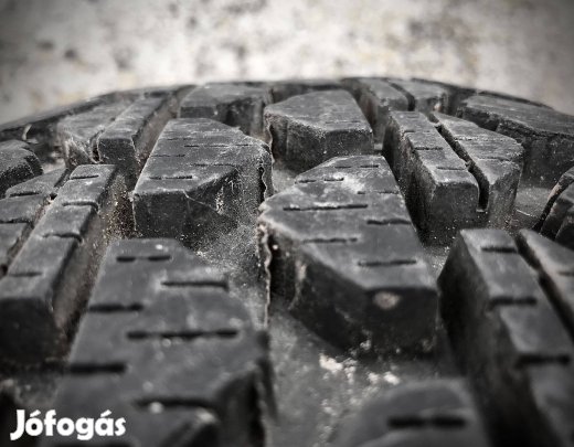 Eladó 2db 195/70 r14 Seizer terepjáró pickup sárgumi majdnem új