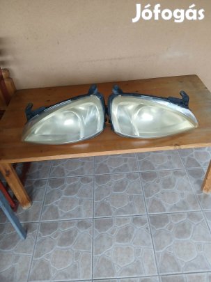 Eladó 2db használt Opel Corsa elsőlámpa 16000ft-ért Felsőzsolcán