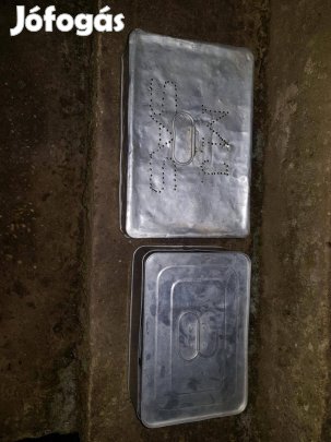 Eladó 2db retro süteményes doboz