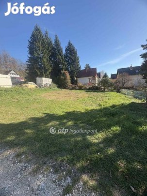 Eladó 304 nm-es telek Döbrönte