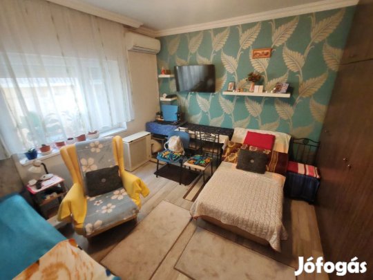 Eladó 30 nm-es Felújított tégla lakás Szeged Remény utca