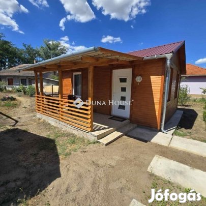 Eladó 30 nm-es ház Cserkeszőlő
