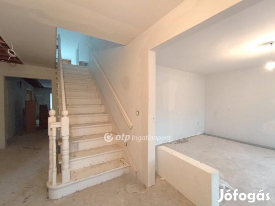 Eladó 310 nm-es ház Balatonboglár