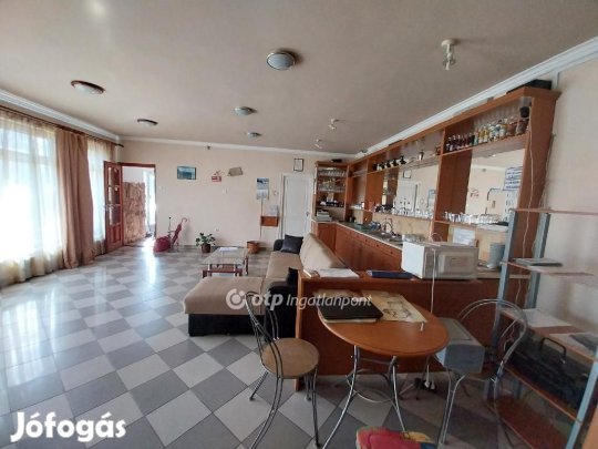 Eladó 318 nm-es ház Nyíregyháza