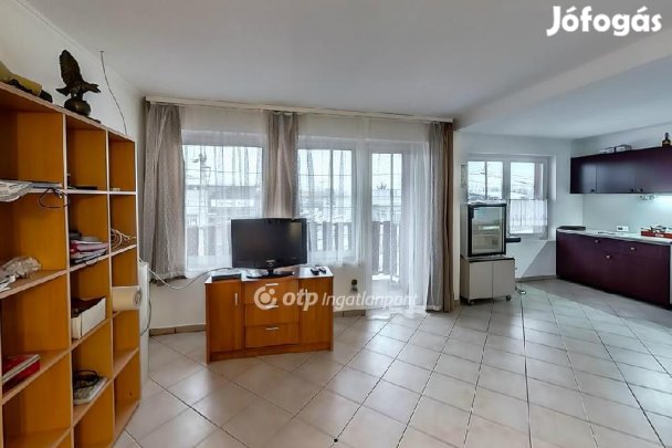 Eladó 320 nm-es ház Vecsés