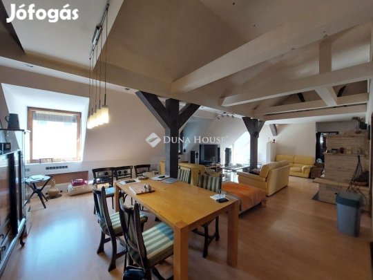 Eladó 320 nm-es lakás Baja