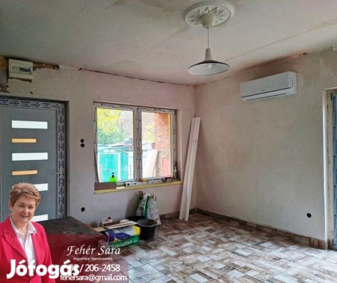 Eladó 32 nm-es Felújítandó Hétvégi ház Lakitelek