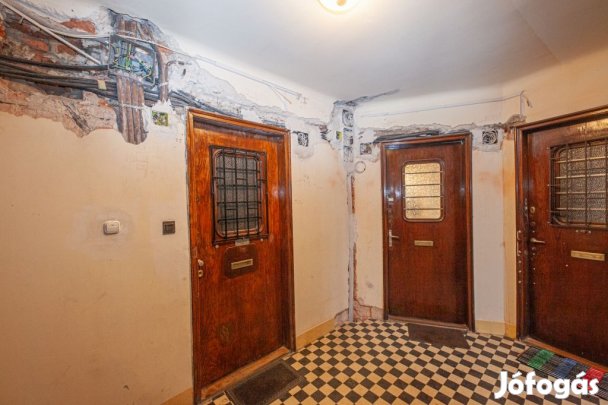 Eladó 32 nm-es lakás Budapest 14. ker.