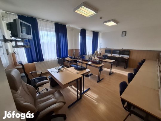 Eladó 330 nm-es Azonnali iroda Balmazújváros