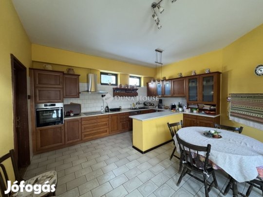 Eladó 330 nm-es ház Gyöngyös