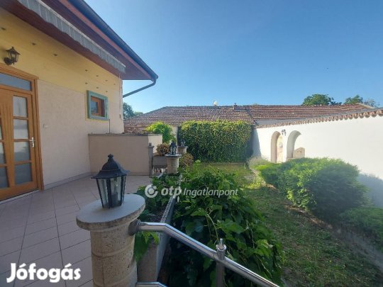 Eladó 334 nm-es ház Kecskemét